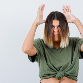 cropped-mulher-maos-na-cabeca.jpg